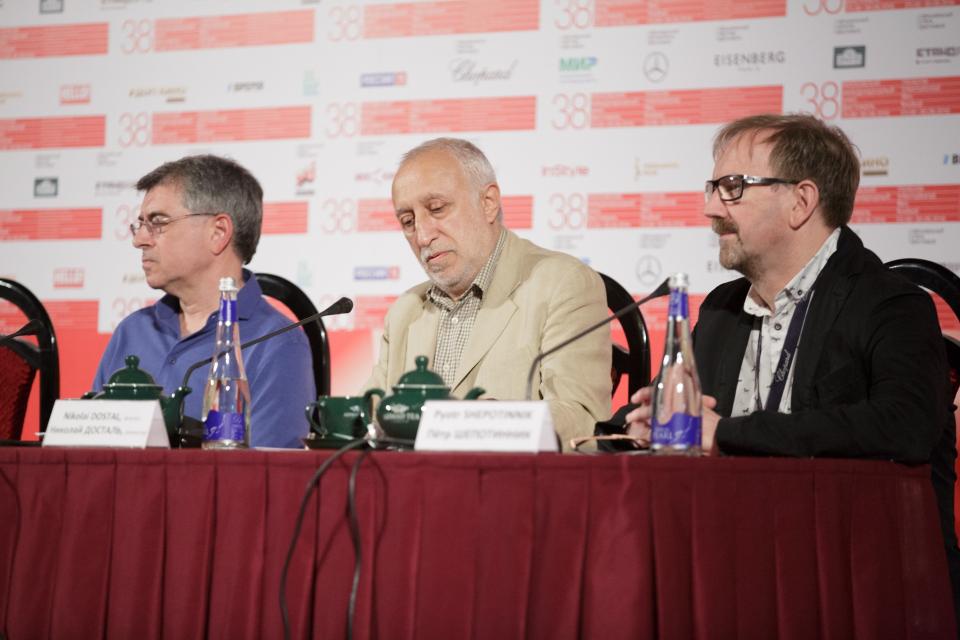 Николай Досталь