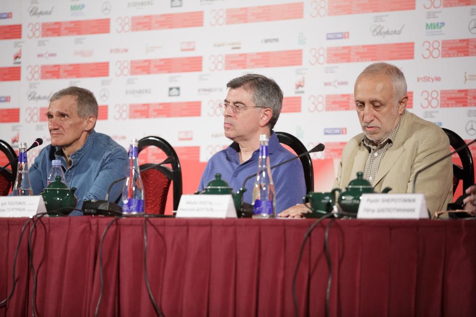 Николай Досталь